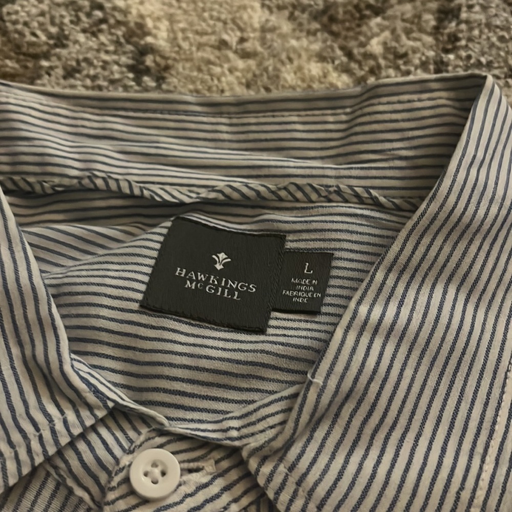 Button down - Picture 2 of 4